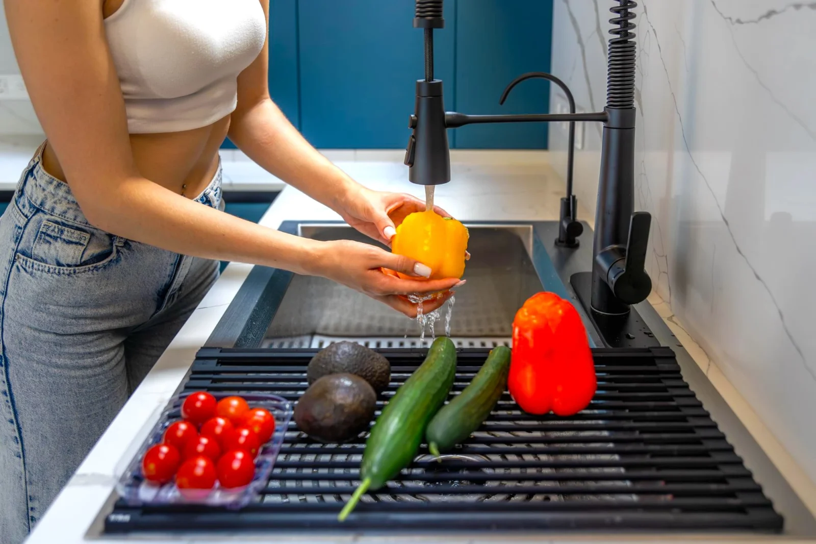 How to Clean Fruits and Vegetables at Home the Right Way