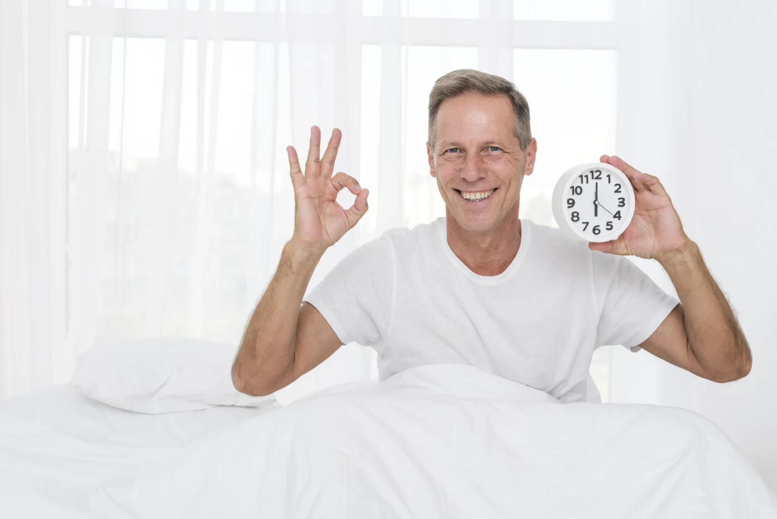 Over 60? The Best Morning Wake-Up Time for Better Energy, Sleep, and Heart Health